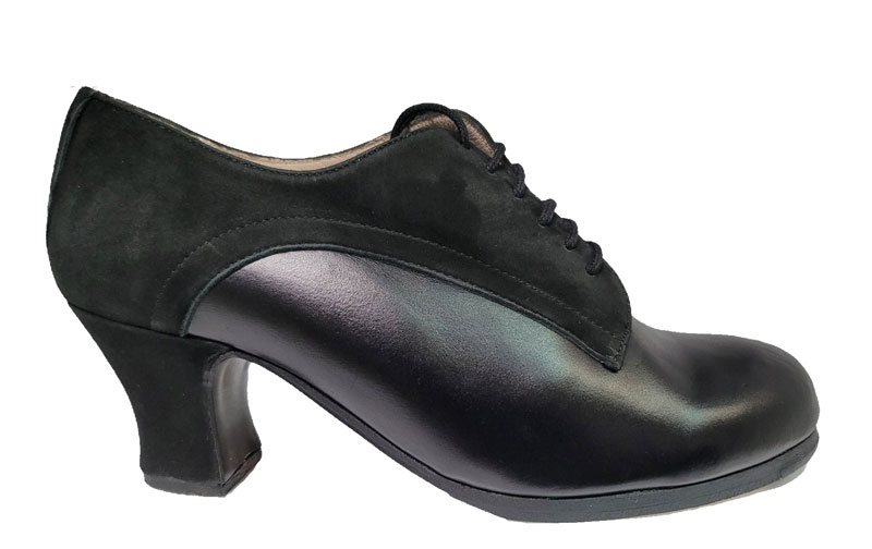 Flamenco Shoes from Begoña Cervera. Blucher